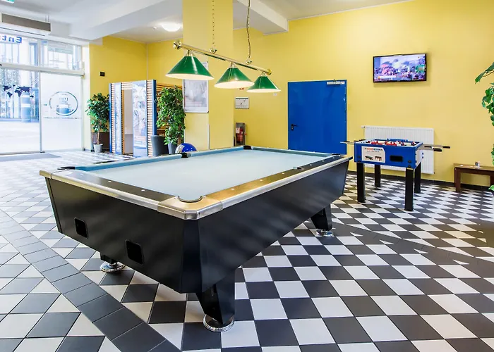 أيه&أو هاوبتبانهوف فندق 2*