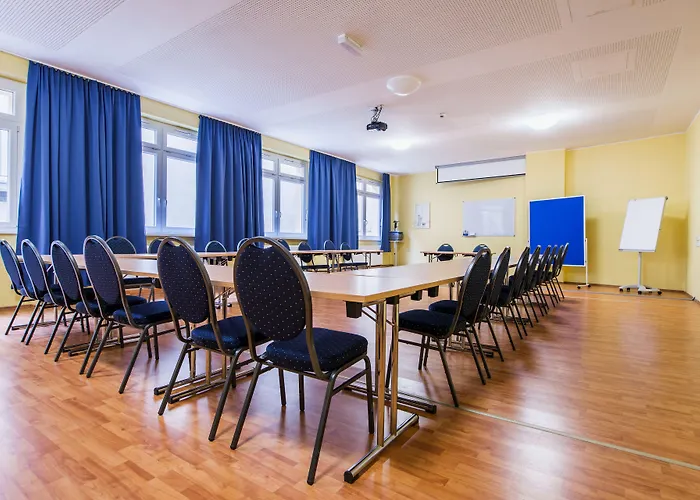 أيه&أو هاوبتبانهوف فندق 2*