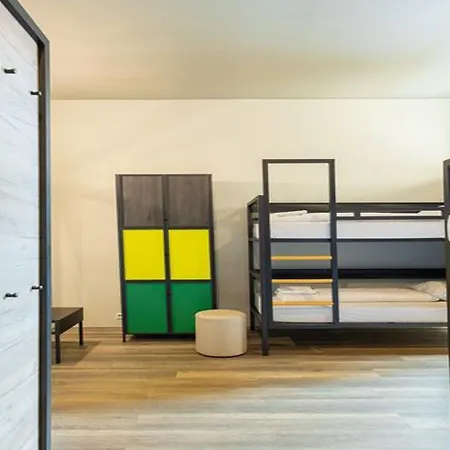 A&o Hauptbahnhof Otel 2*