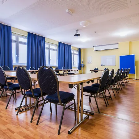 A&o Hauptbahnhof Otel 2*